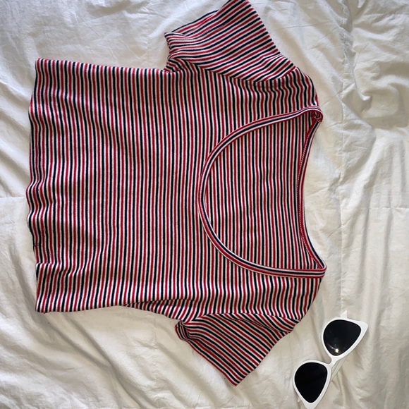 Crop top - Picture 1 of 1